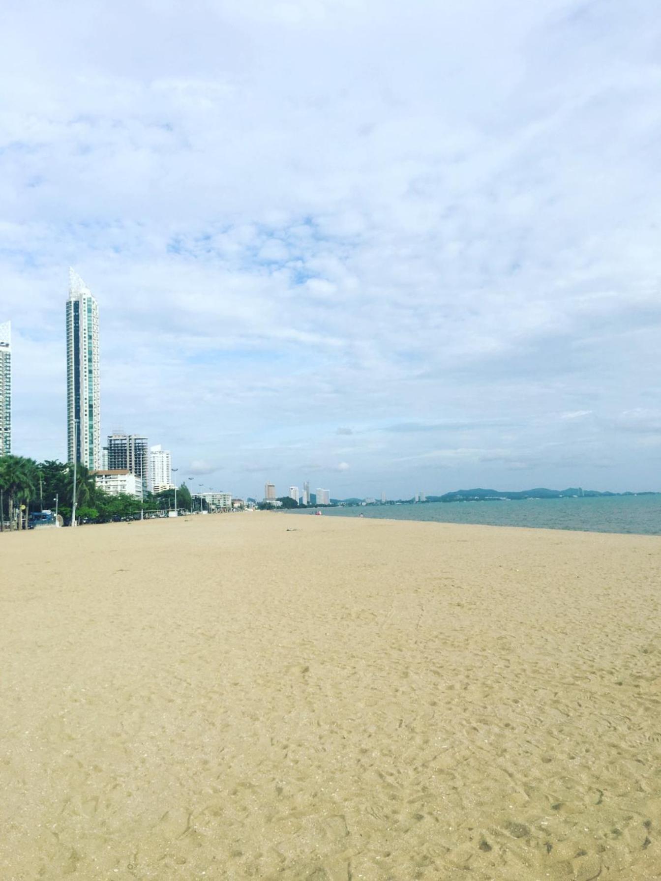 2 ห้องนอน 2 ห้องน้ำ Seaview Jomtien ชั้น18 Apartment Luaran gambar