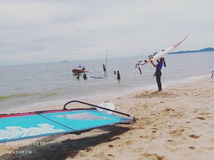 2 ห้องนอน 2 ห้องน้ำ Seaview Jomtien ชั้น18 Apartment Luaran gambar
